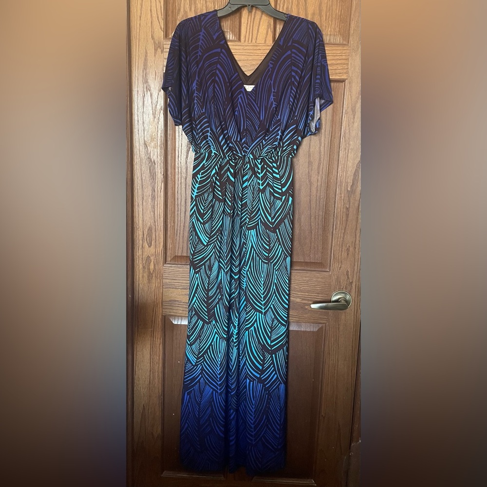 EUC Trina Turk Blue and Green Maxi dress size 0